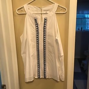 A vineyard vines summer shirt